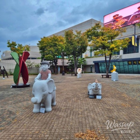 Experience the Vibrant Culture and Arts at Ulsan Cultural Arts Center_12