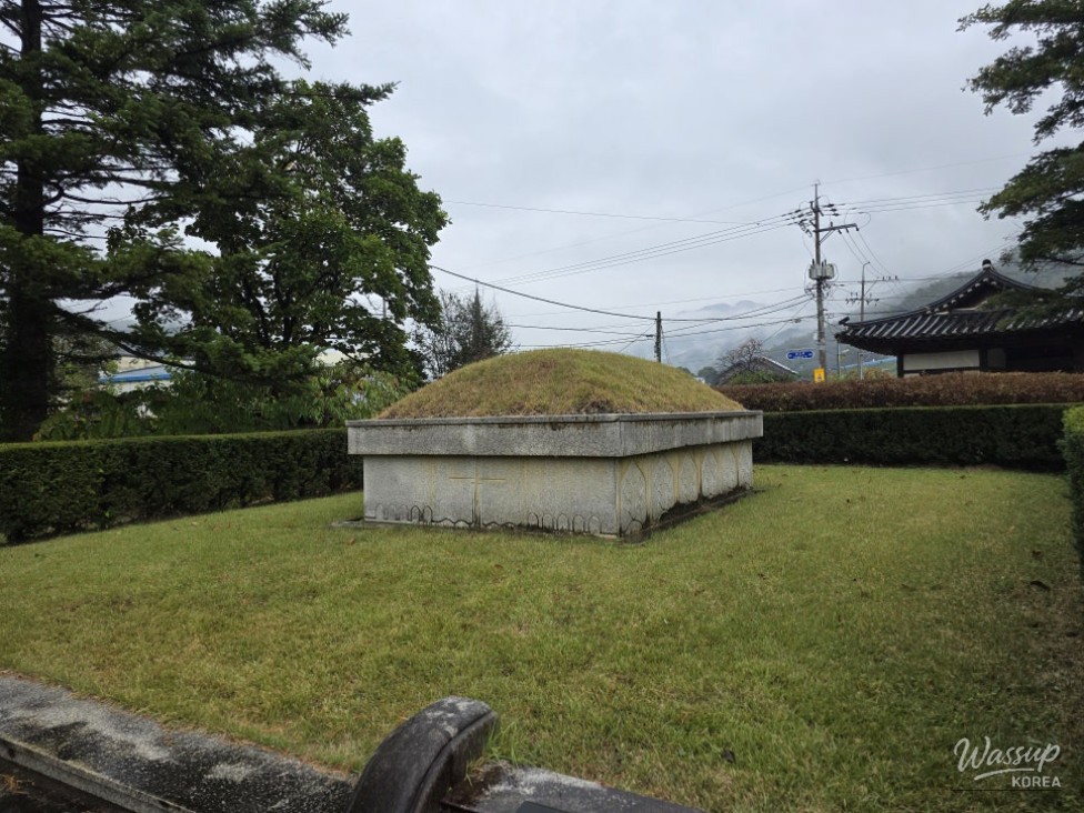 Exploring the Historic Yeonpung Martyrdom Site in Goesan_13
