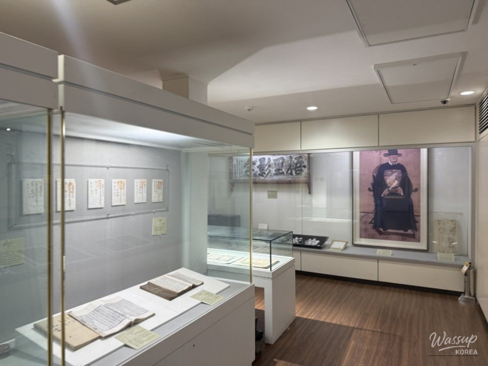 Exploring the Life of Yi Won-ik at Chung-hyun Museum_03