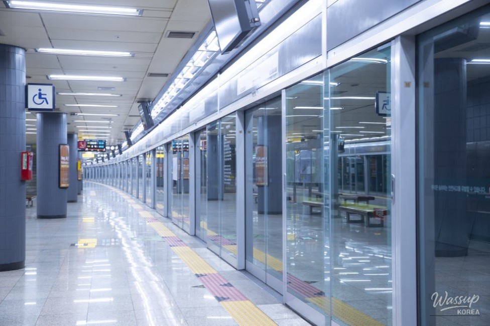 A Special Literary Festival on Seoul Subway Line 2_03