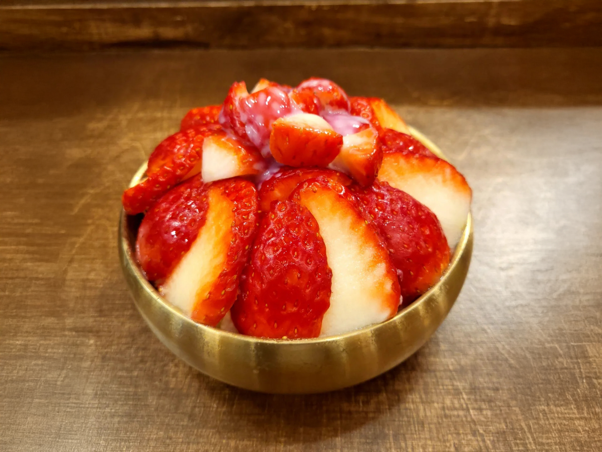 Nutty toppings and domestic red beans served on shaved ice
