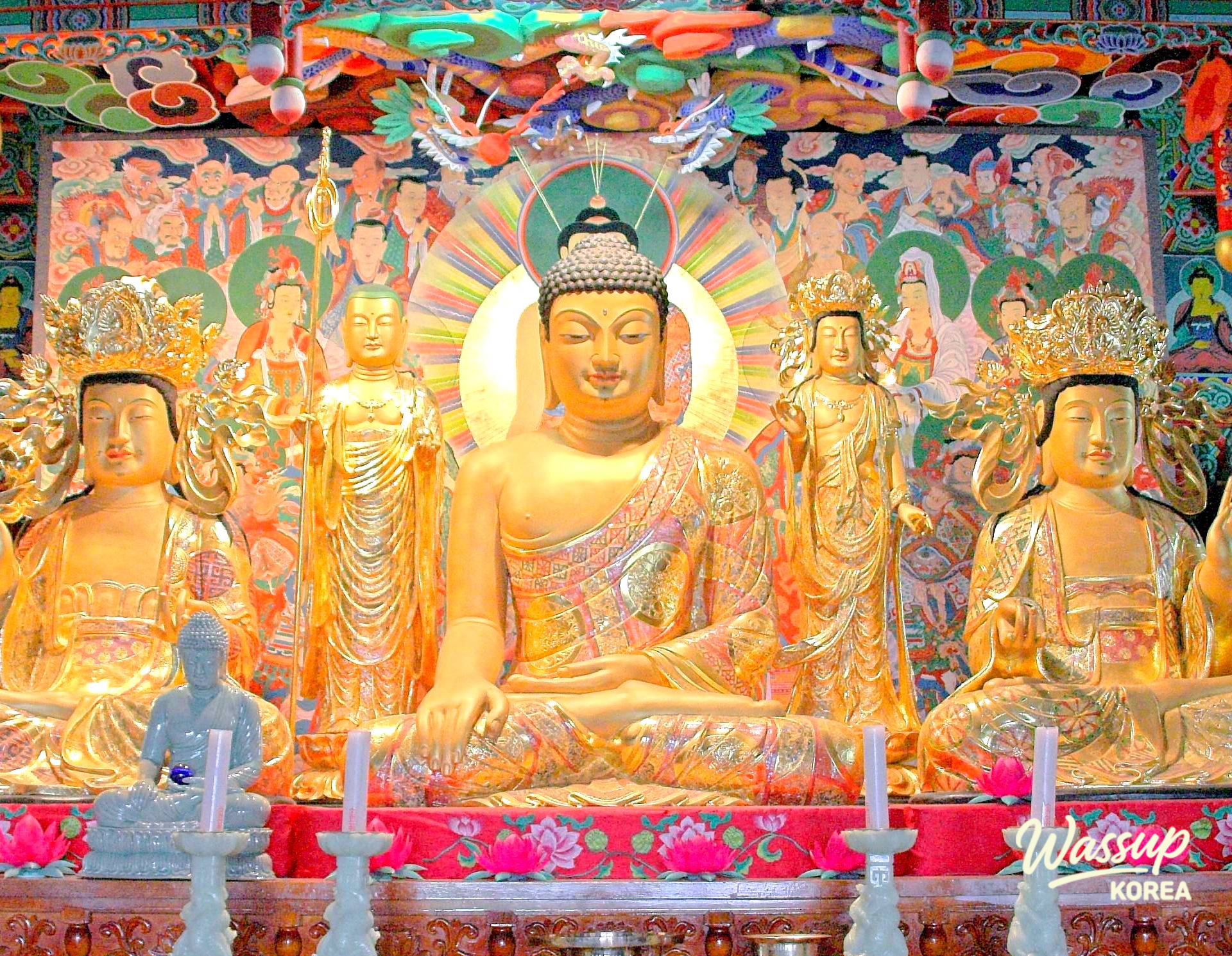 A breathtaking winter sunrise over the East Sea horizon in Gangneung