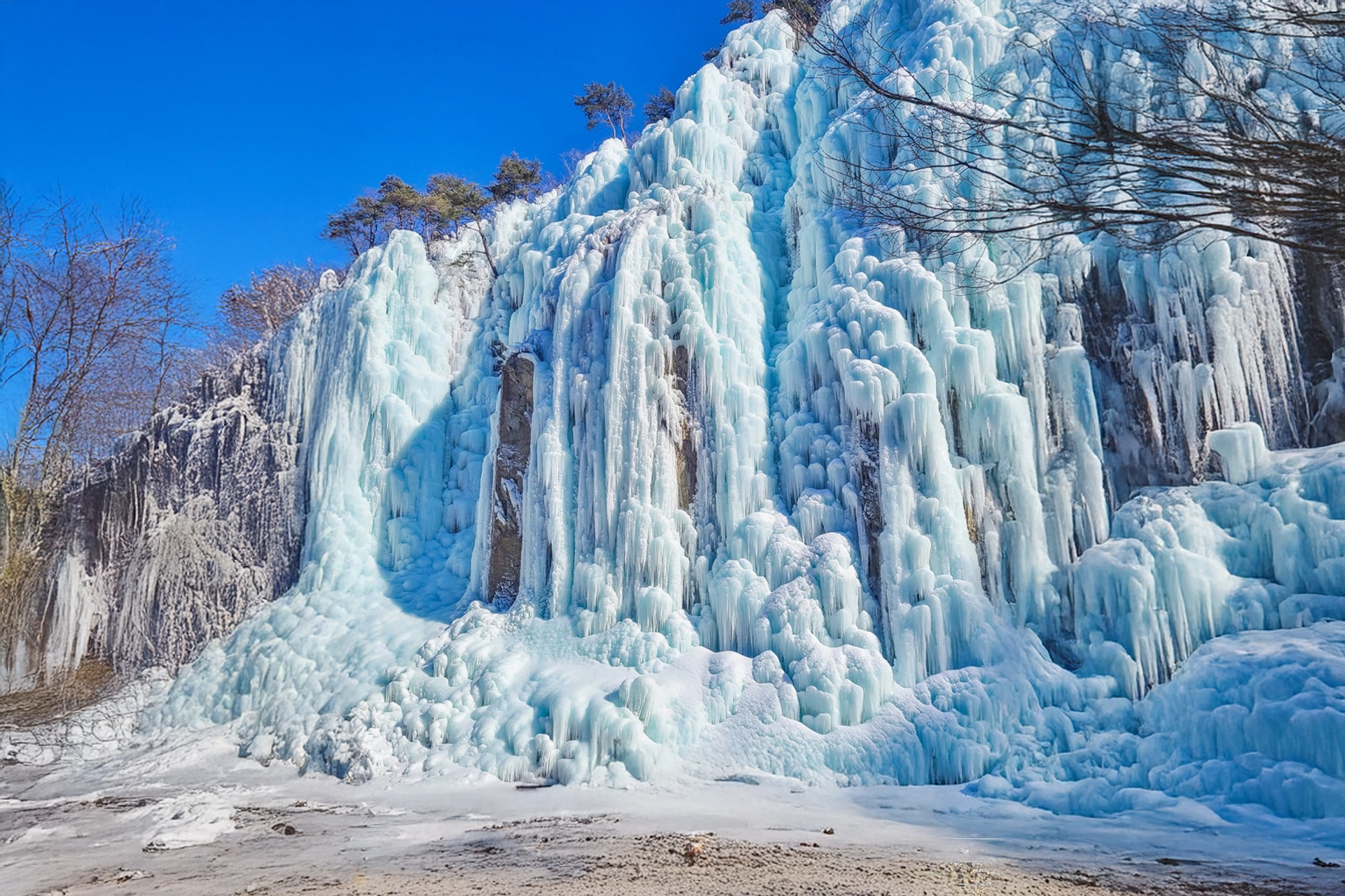 Magical Winter: 4 Must-Visit Snowy Escapes in Korea