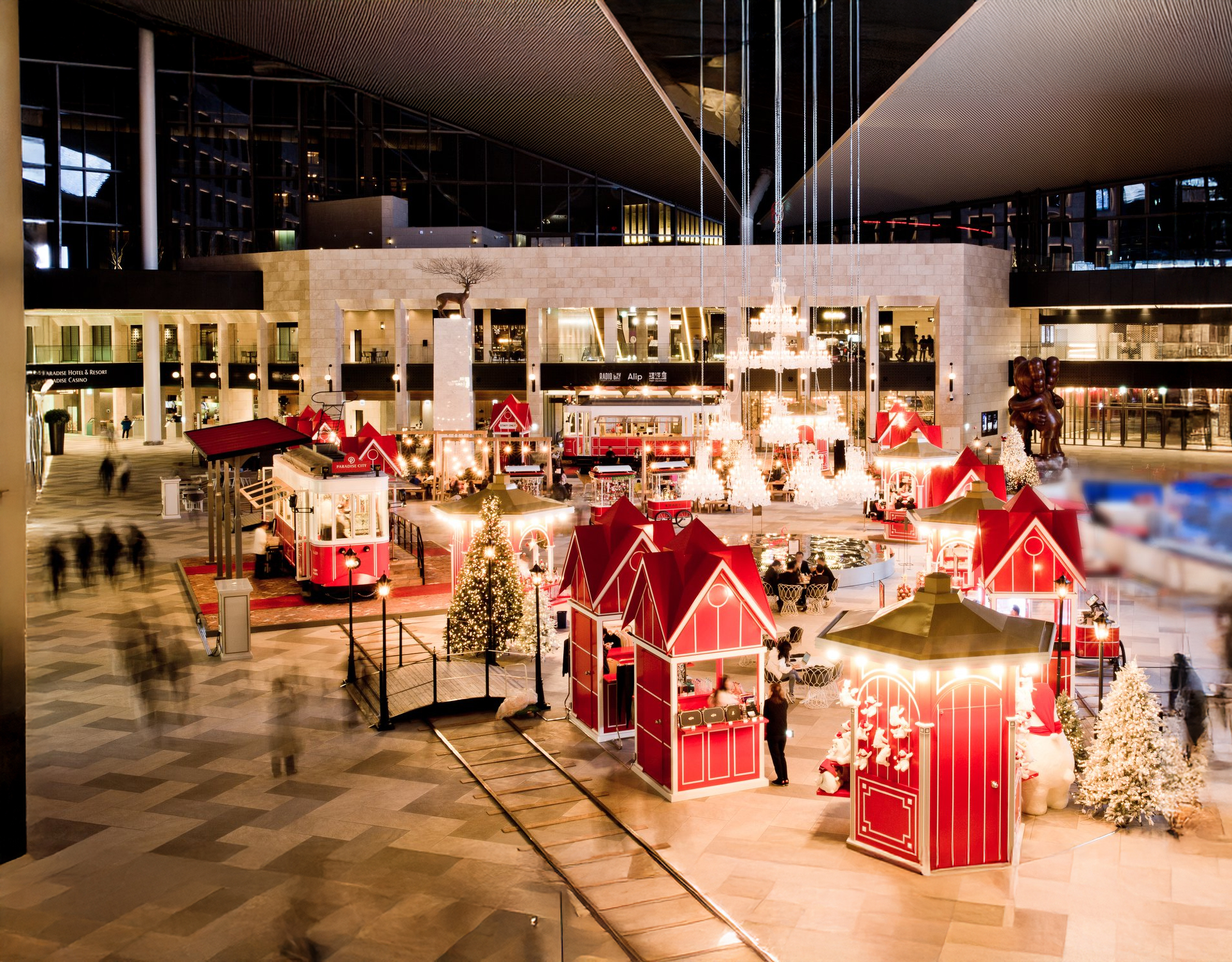 Art installations and museum-like interior spaces inside Paradise City resort