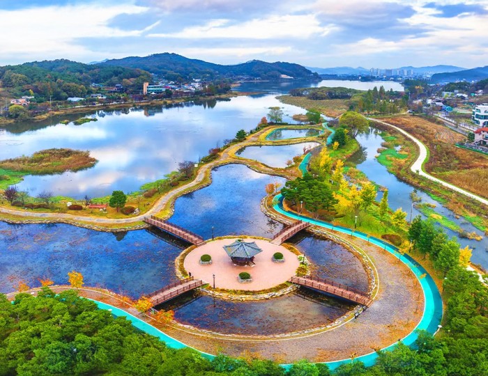 Autumn Stroll at Sinjeong Lake Park float