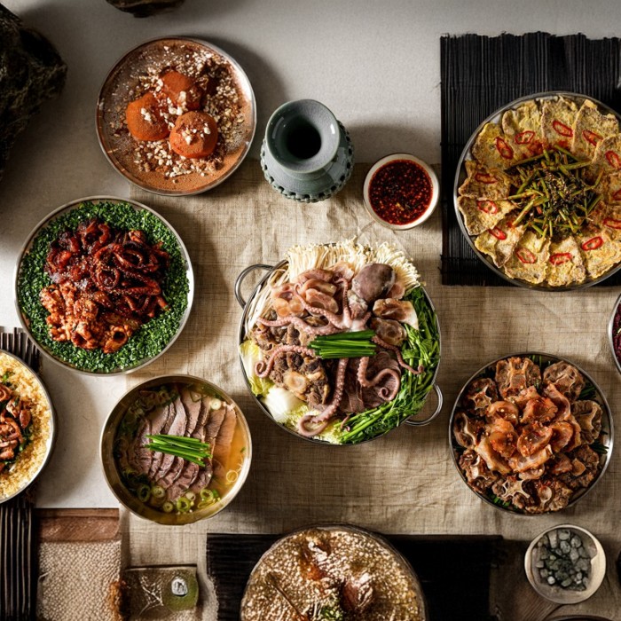 Exterior view of Muan Restaurant Cheongdam near Gangnam-gu Office Station