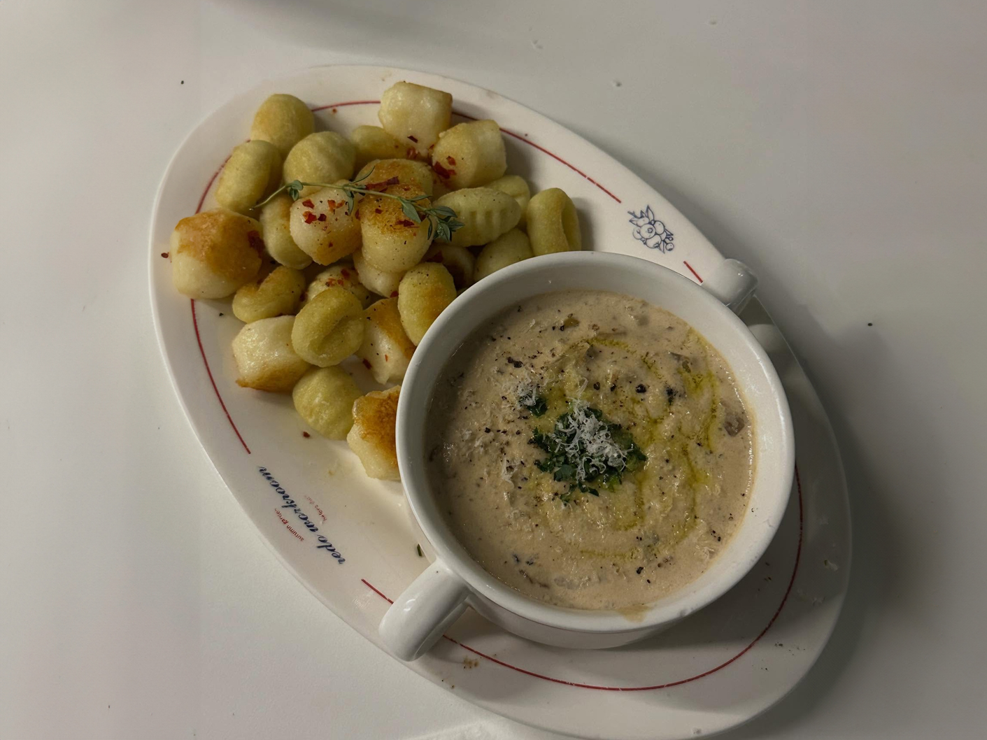 Christmas decorations and cozy atmosphere inside Soon brunch cafe