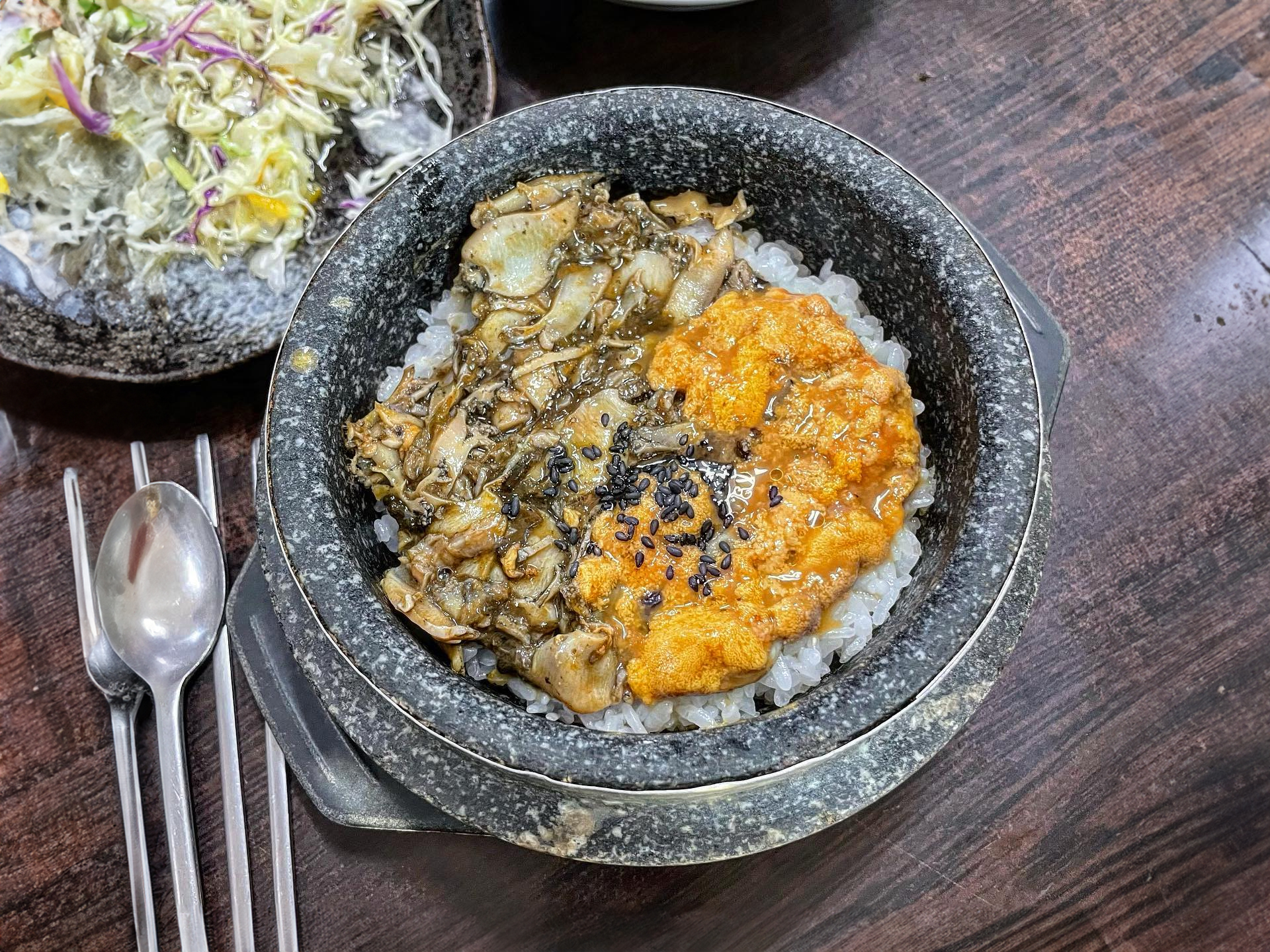 Interior and seating of Garam stone pot rice restaurant in Jungmun