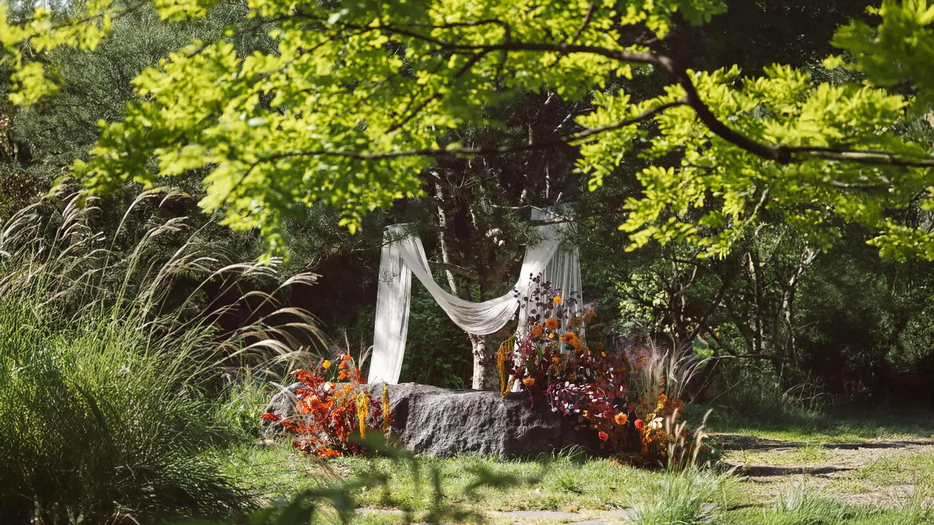 A Summer Garden Wedding at the National Museum