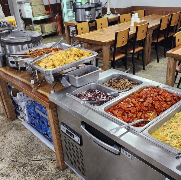 Plate filled with rice, side dishes, and soybean paste soup from the buffet