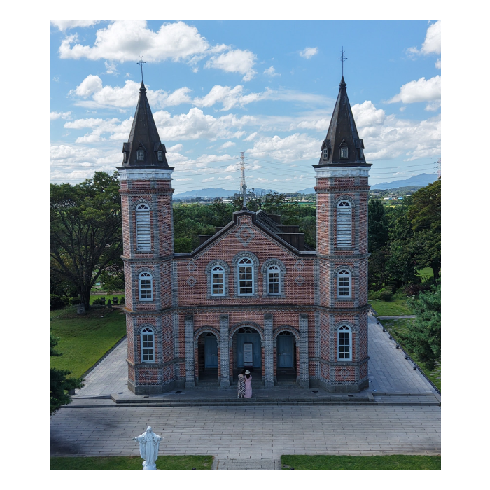 The Beauty of Dangjin's Hapdeok Cathedral in Autumn